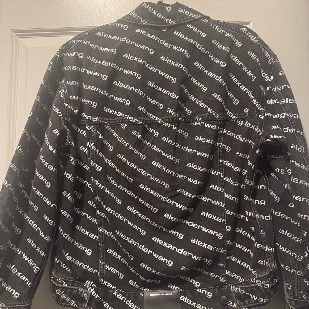 Alexander Wang Monochrome Logo Print Jacket
Brand New. Never Worn. Tags attached - Picture 5 of 8